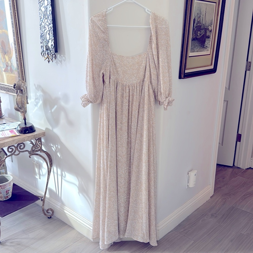 The Impeccable Pig Size M Cream Maxi Dress
